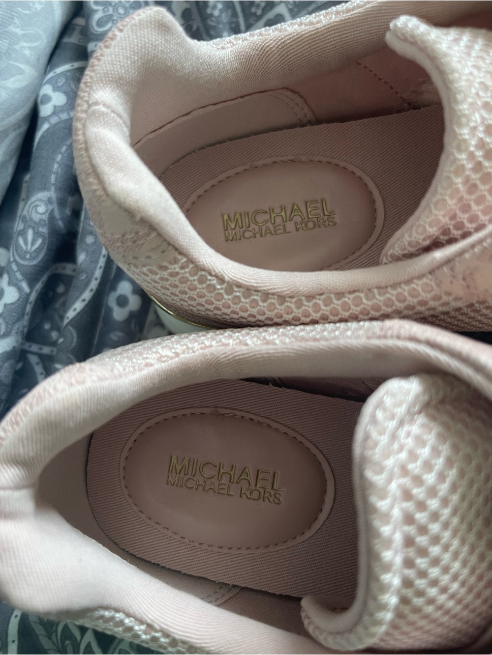 Michael Kors Women's Athletic Sneakers Lace Up MK Logo Beige Pink 6.5M - Picture 4 of 13